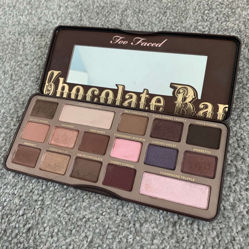 TOO FACED chocolate bar palette